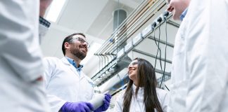 «Coronamakers»: una comunidad de voluntarios contra la enfermedad engineer, engineering, chemical