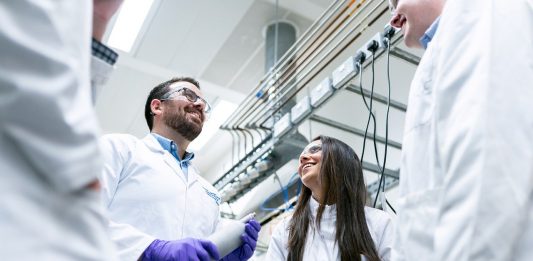 «Coronamakers»: una comunidad de voluntarios contra la enfermedad engineer, engineering, chemical